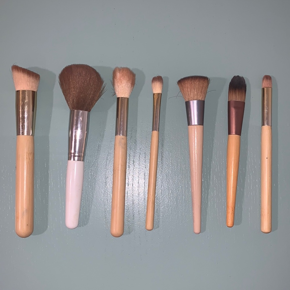 Makeup brushes